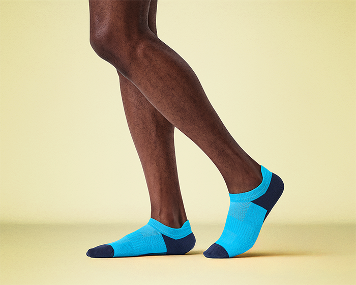 happy-socks-blueanklesocks-hero-700x560.webp
