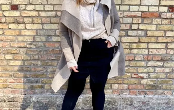 Influencer @meredithshawtoronto wearing SECRET® FreedomPlus™ Blackout Tights made with LYCRA® XCEPTIONELLE™ technology.